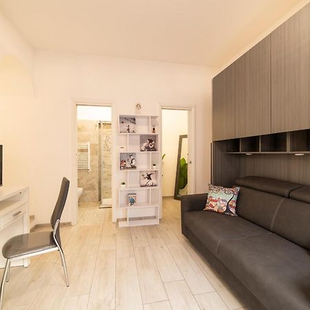 Smart Home - Trilocale Con Parcheggio Privato Rome Exterior photo